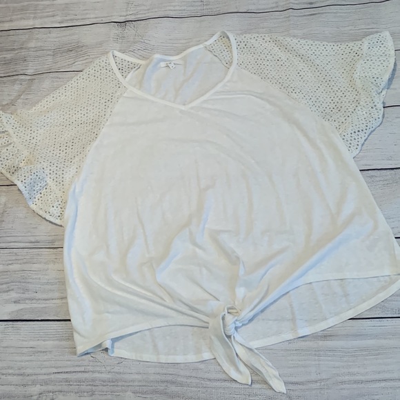 Cute Top from Maurices - Picture 1 of 5